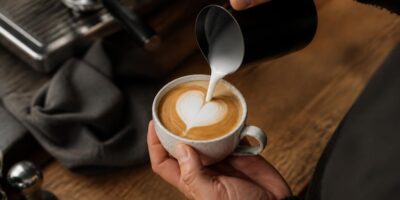 Latte Art für zu Hause: So gelingt das Herz im Milchschaum