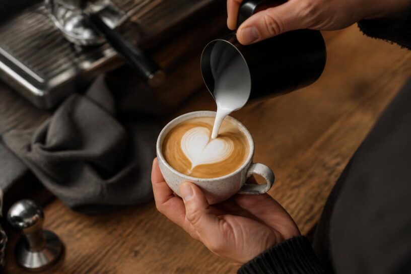 Latte Art für zu Hause: So gelingt das Herz im Milchschaum